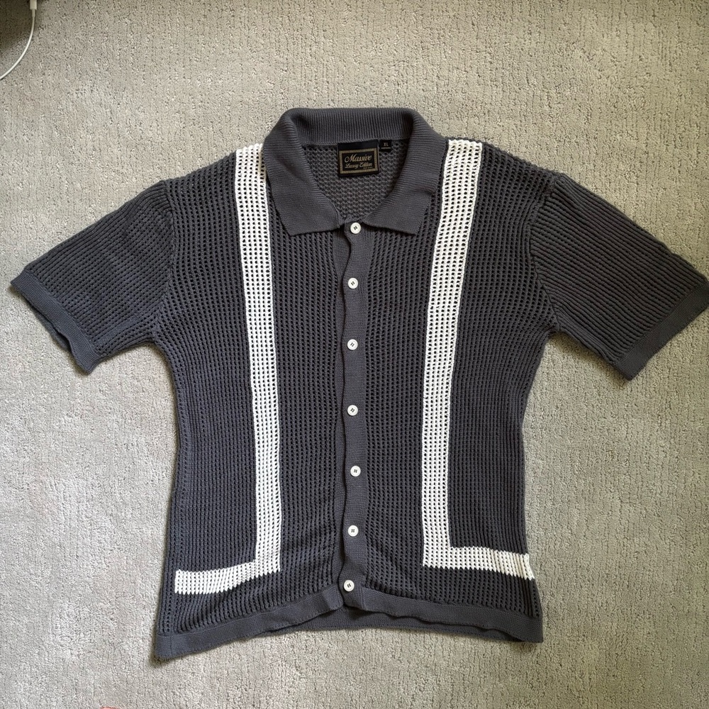 VINTAGE Massive Luxury Edition- XL Men's Gray and White KnittedButton Down Shirt